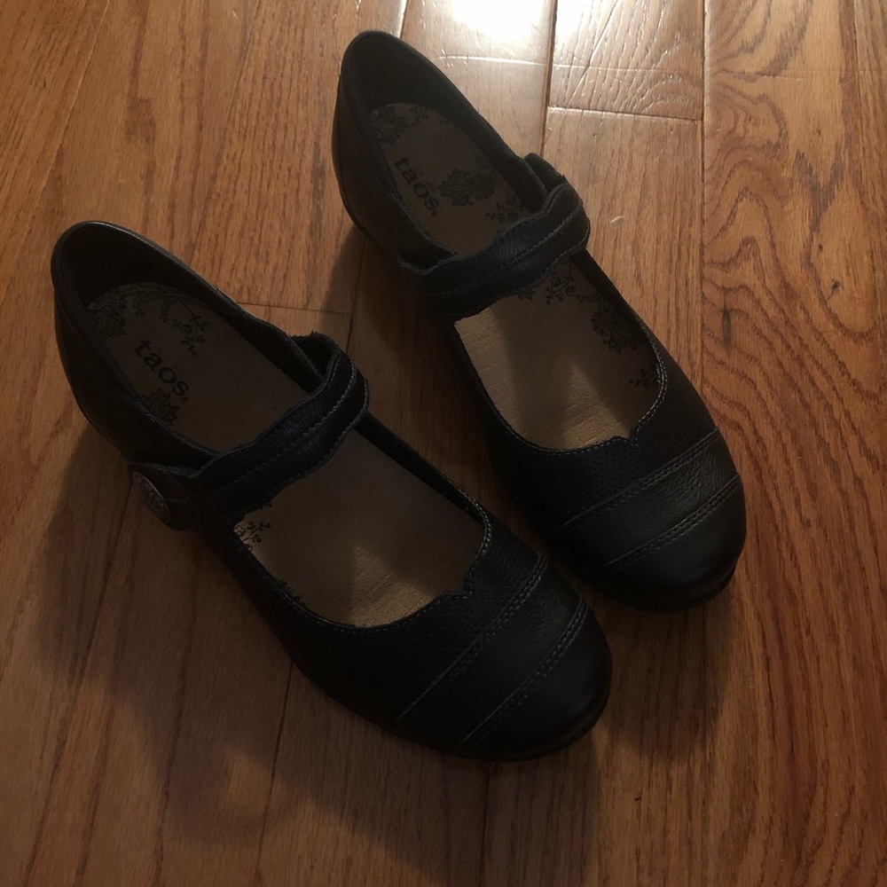 🎀 Taos size 9 Black Mary Jane 💖
